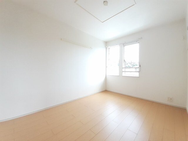 フローレスＡの物件内観写真