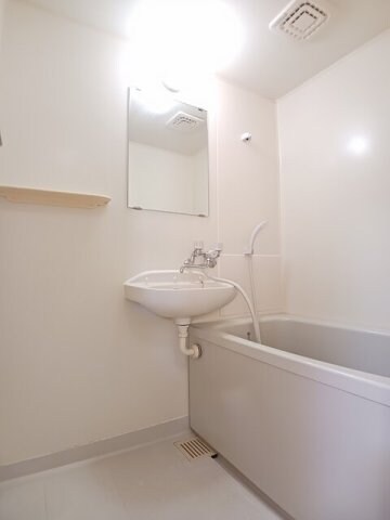 ウィステリアヒルの物件内観写真