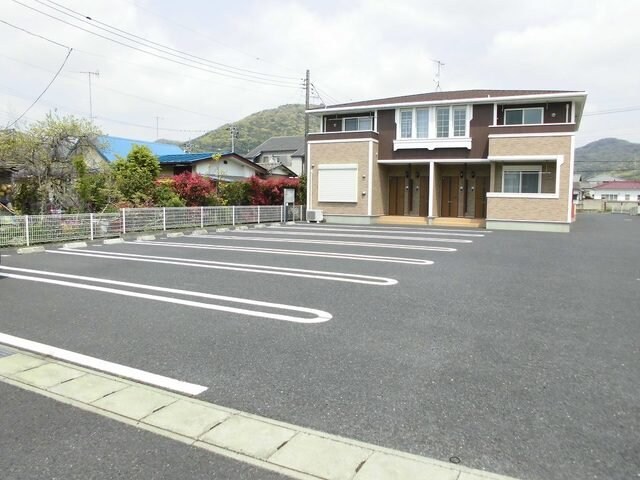 フローレスＢの物件外観写真