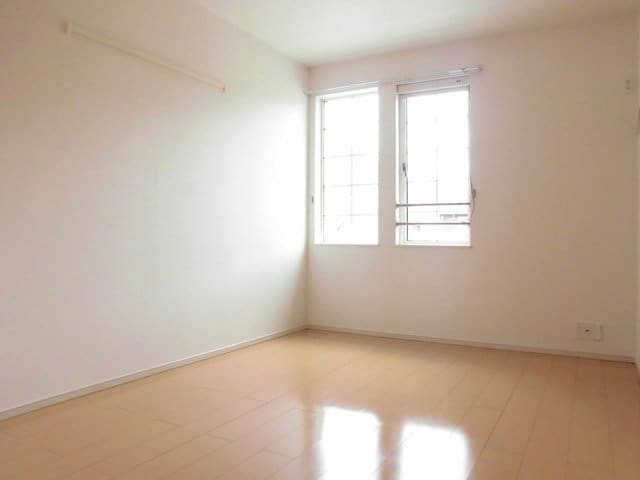 フローレスＢの物件内観写真