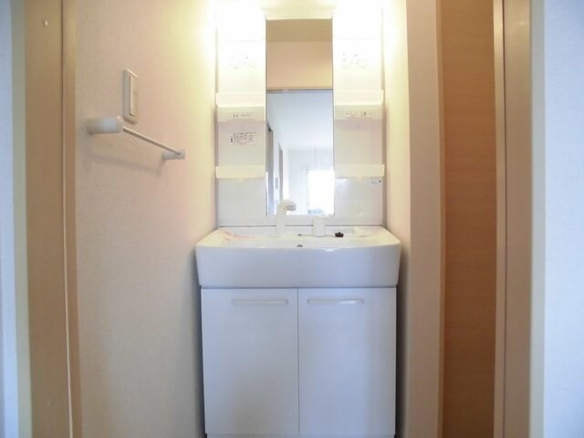 フローレスＢの物件内観写真