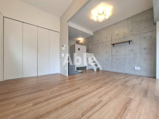 コリドール中央の物件内観写真