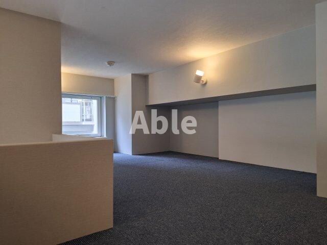 コリドール中央の物件内観写真