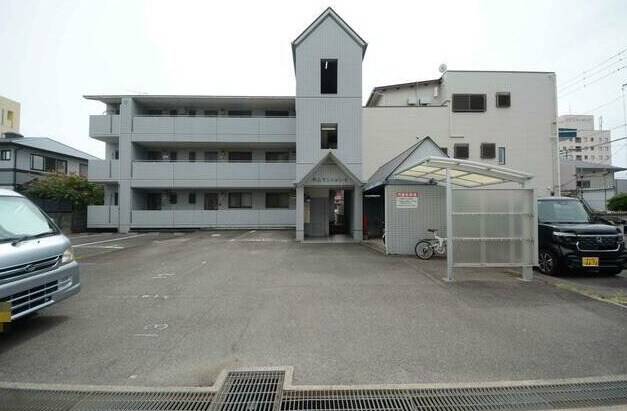 中山マンションの物件外観写真