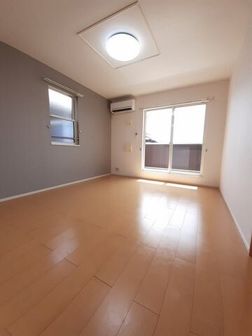 ラメゾン　ドゥ　カンパーニュＢの物件内観写真