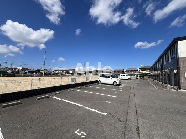 レオパレスエルサの物件外観写真