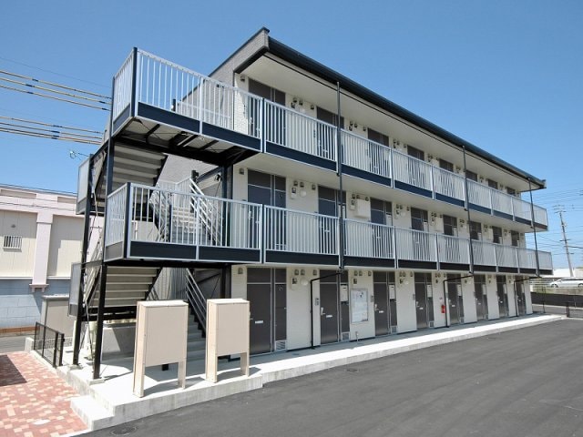 レオパレスアルブルヴィラージュの物件外観写真