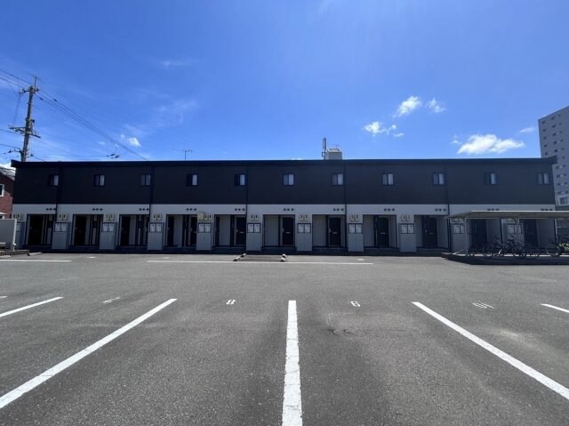 レオパレスサルウェイ三条の物件外観写真