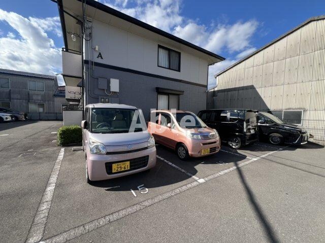 ベルジュネスJ B棟の物件外観写真