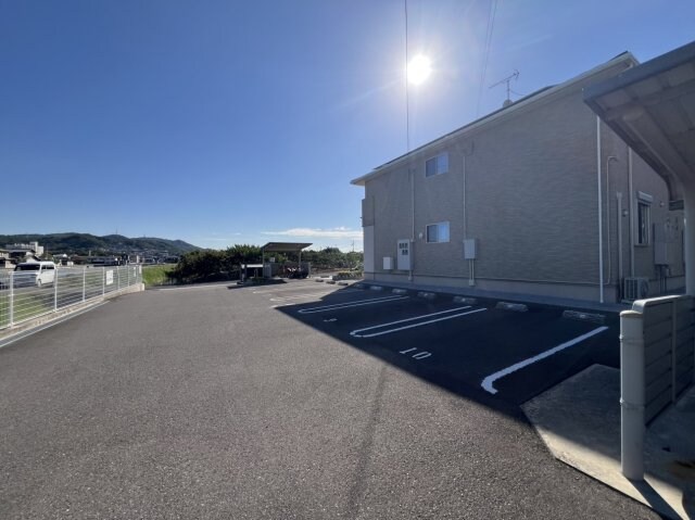 ブルースターＢの物件外観写真