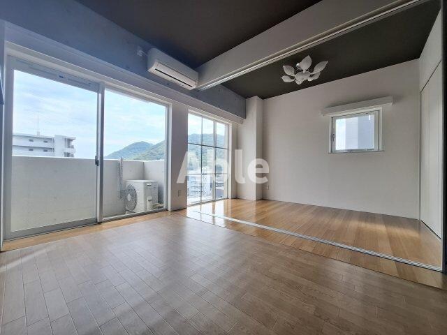 コリドール中央の物件内観写真