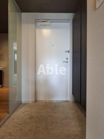 コリドール中央の物件内観写真