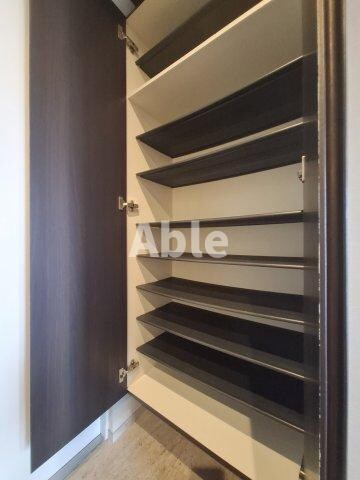 コリドール中央の物件内観写真