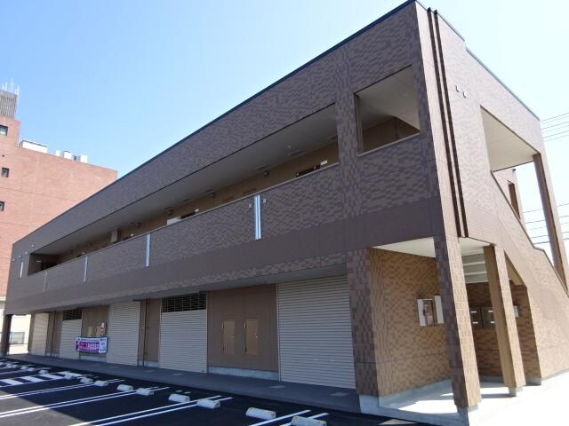 ミラフローレスの物件外観写真