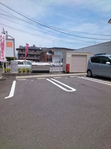 リラ・ハウスの物件外観写真