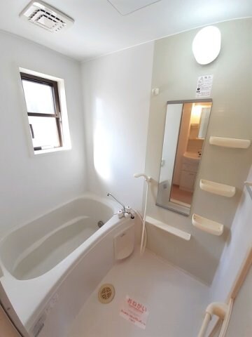 ラフレシールＡの物件内観写真