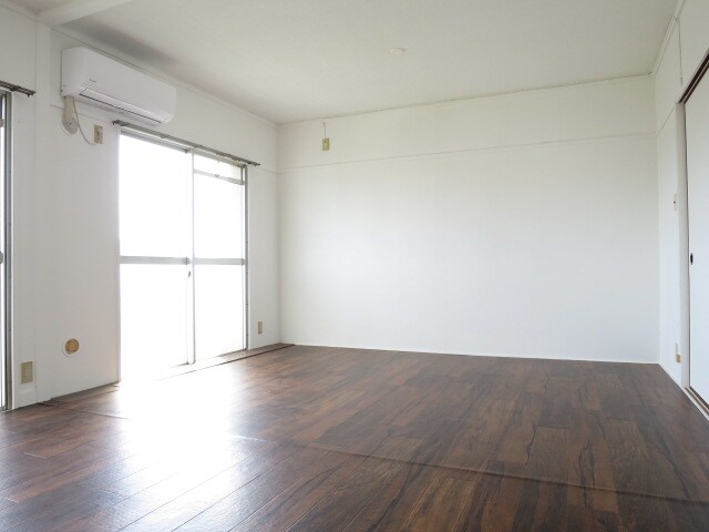 ヴィラナリー屋島7号棟の物件内観写真