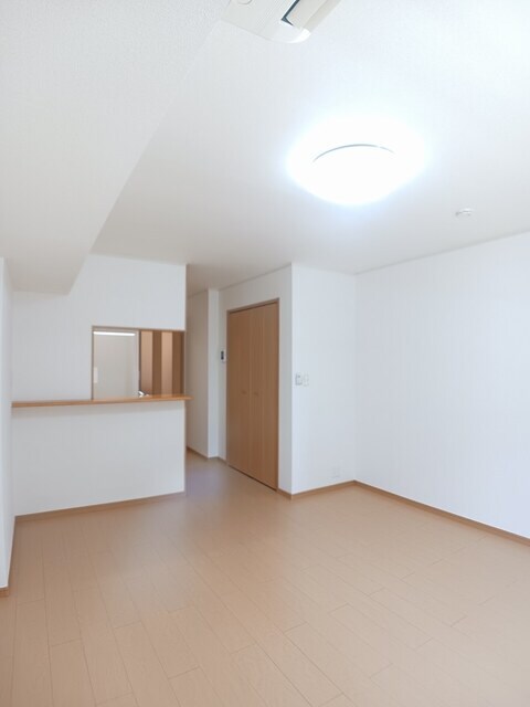 アベンシス５の物件内観写真