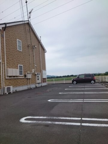 メゾン・ポポラーレＢの物件外観写真