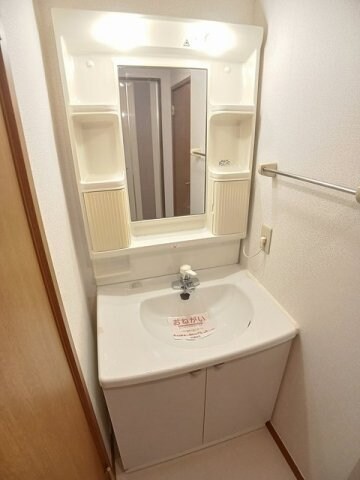 ヴィラ・ヒューゲル　Ｂの物件内観写真