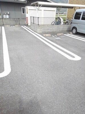 ラ・フェスタＣの物件外観写真