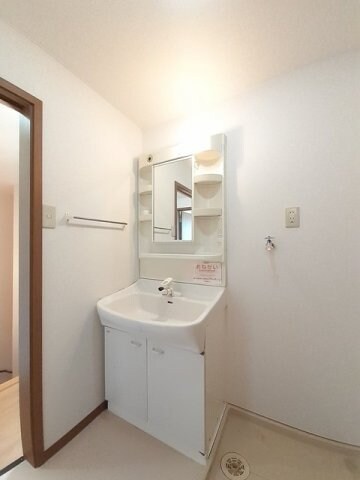 リヴァー・ウィルダーネスＣの物件内観写真