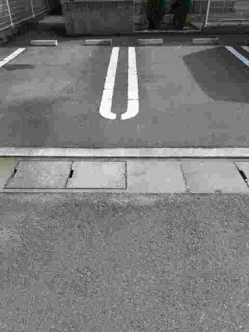 ドゥース　レシ　Ａの物件外観写真