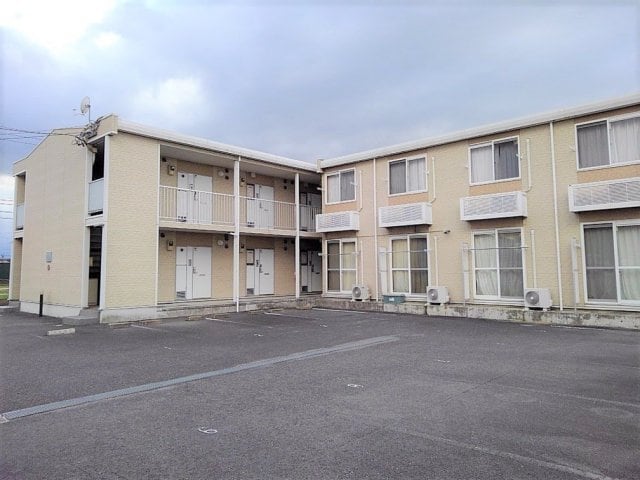 レオパレスアークの物件外観写真