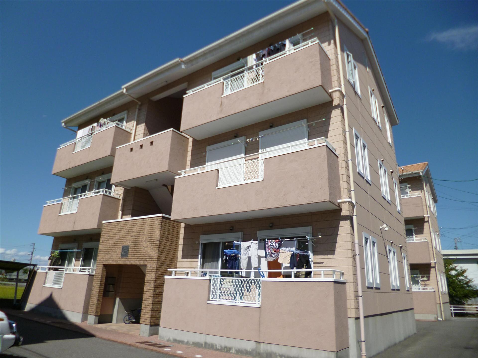 グランメゾントレビの物件外観写真