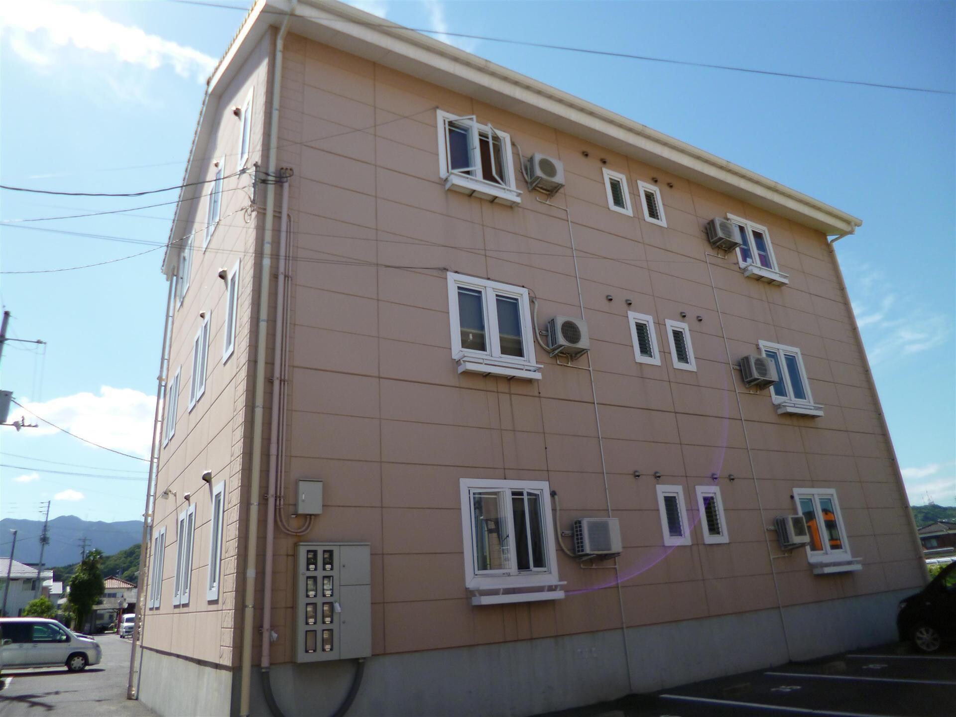 グランメゾントレビの物件外観写真