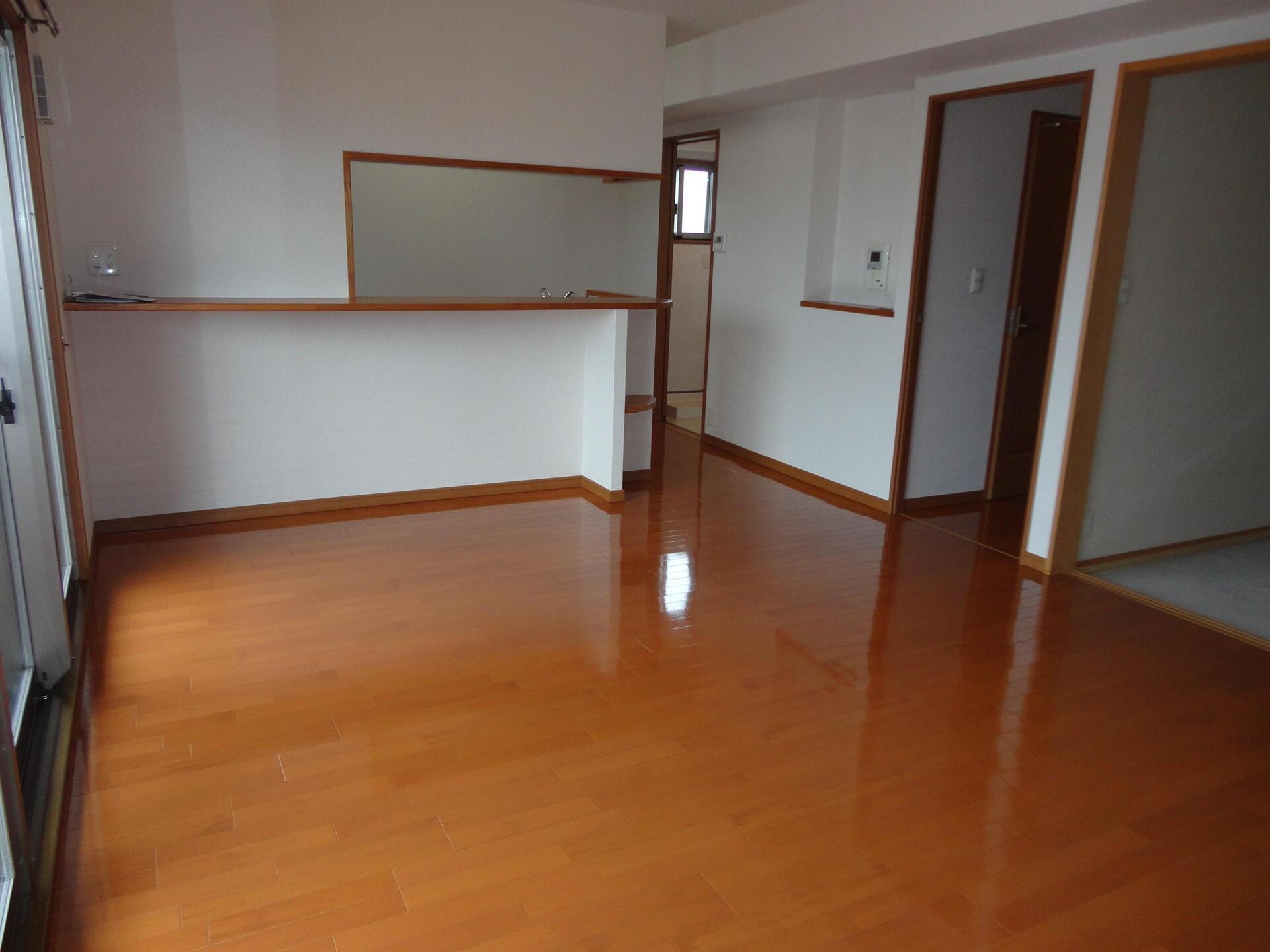 マリベール中須賀の物件内観写真