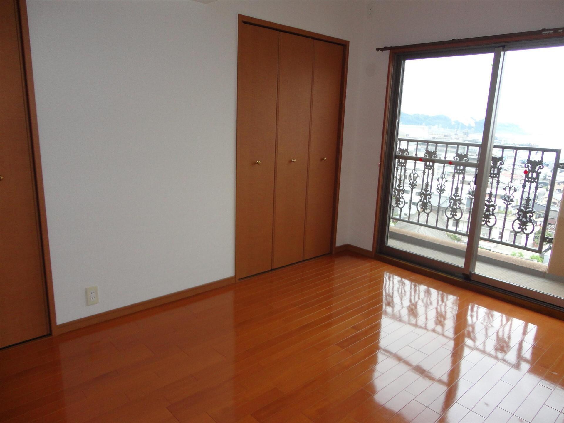 マリベール中須賀の物件内観写真