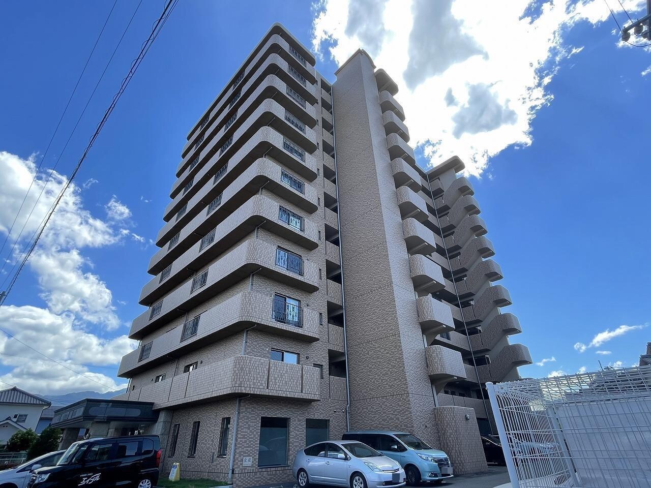 マリベール中須賀の物件外観写真