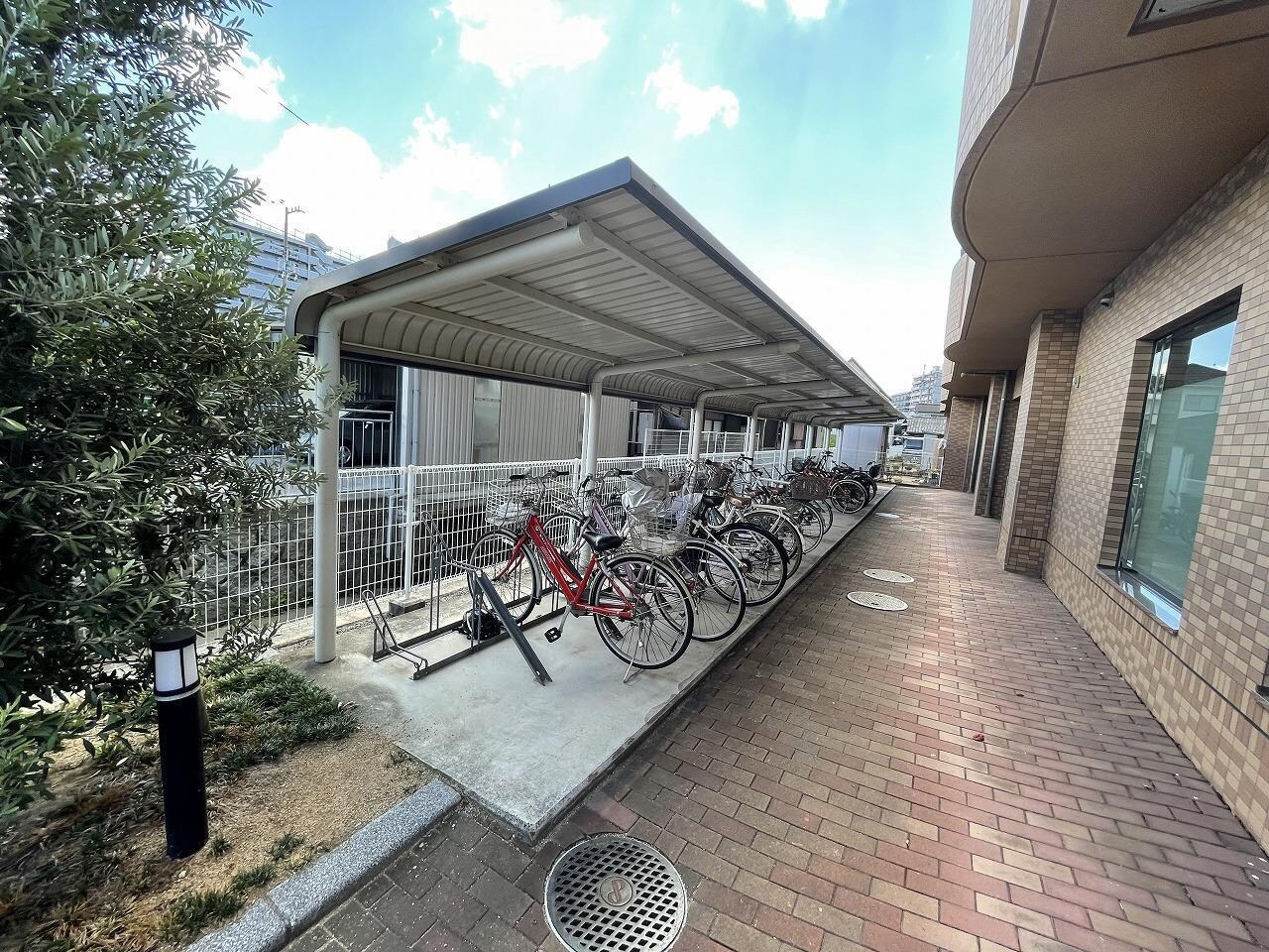 マリベール中須賀の物件外観写真