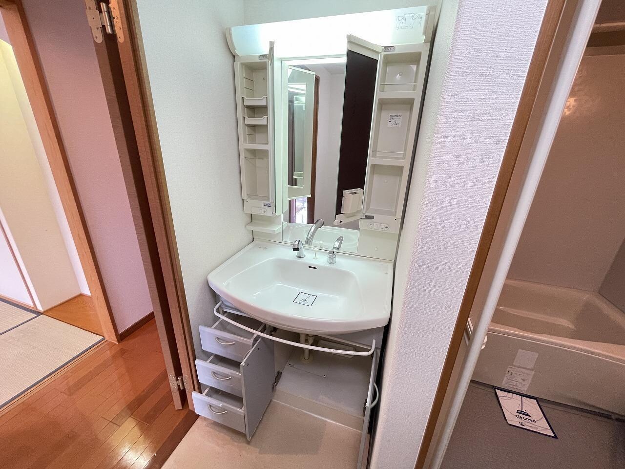 マリベール中須賀の物件内観写真