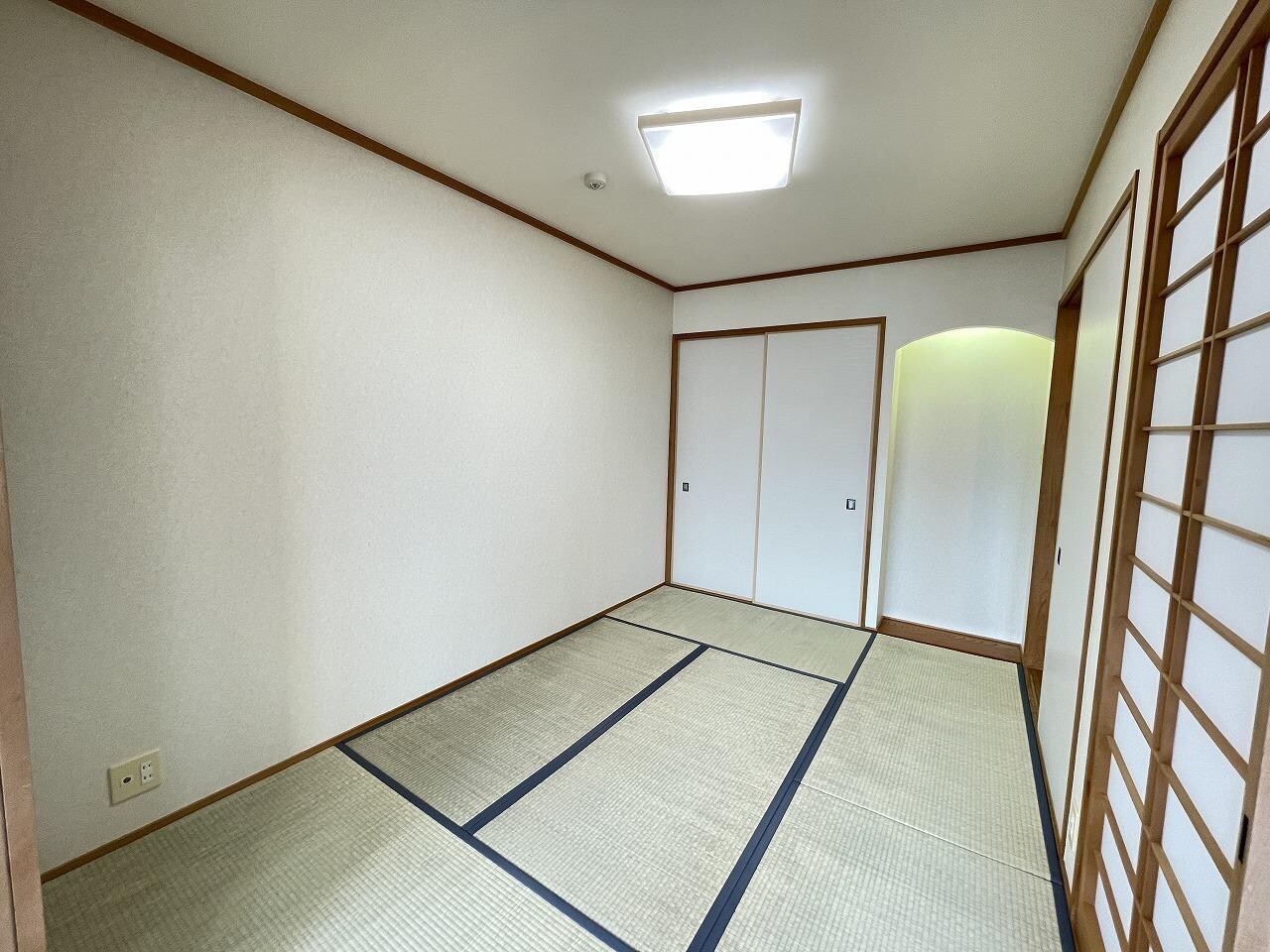 マリベール中須賀の物件内観写真