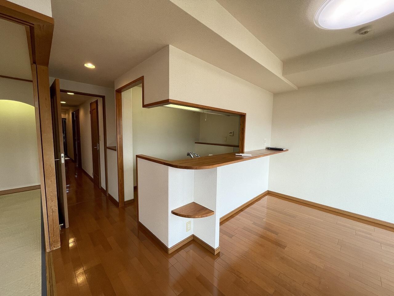 マリベール中須賀の物件内観写真