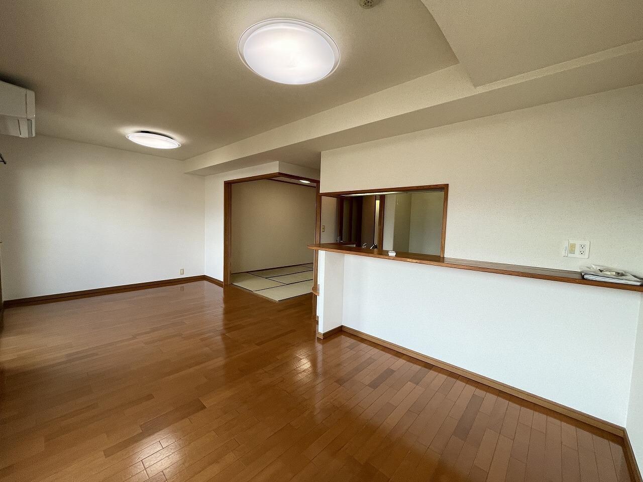 マリベール中須賀の物件内観写真