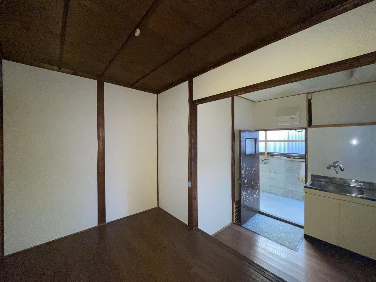 東雲町3丁目1-18貸家の物件内観写真