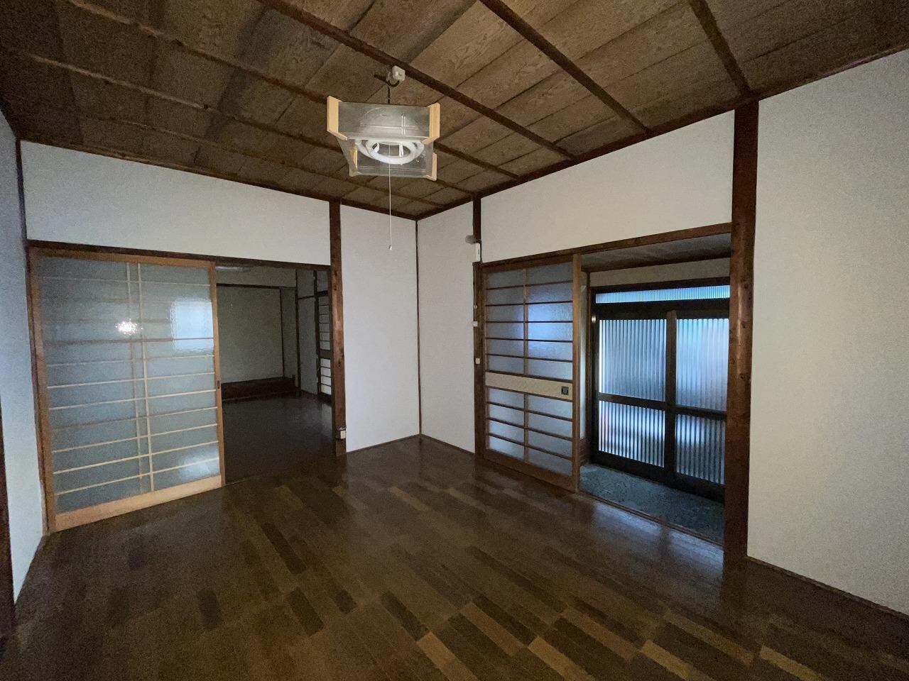 東雲町3丁目1-18貸家の物件内観写真