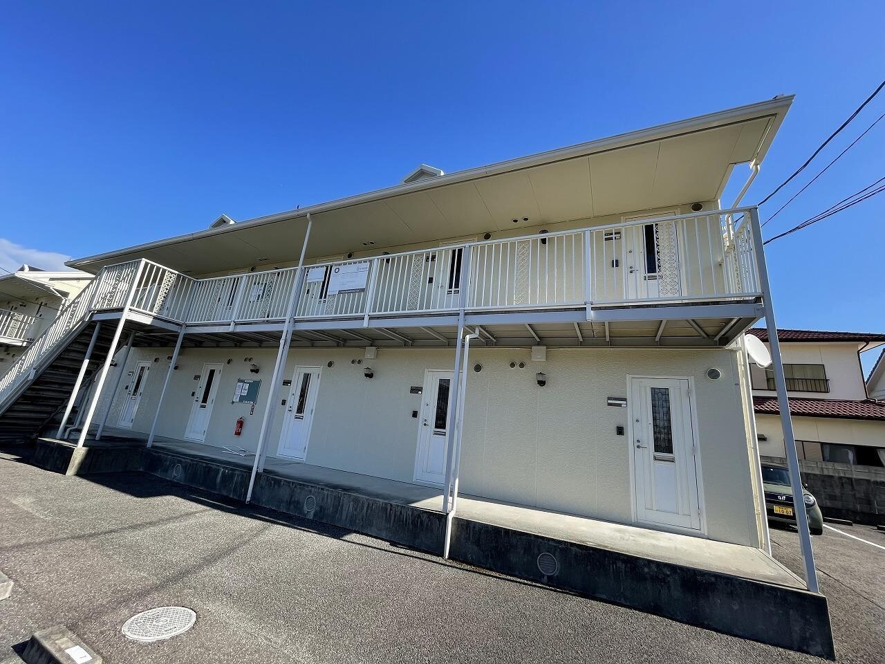 アベニューハタダIIIの物件外観写真