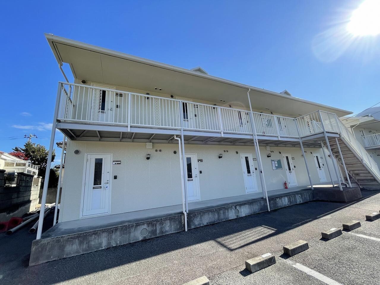 アベニューハタダIIIの物件外観写真