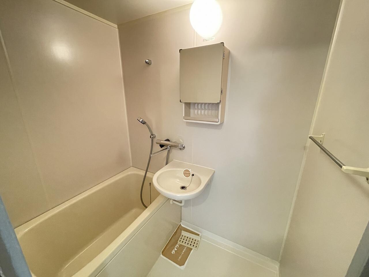 アベニューハタダIIIの物件内観写真