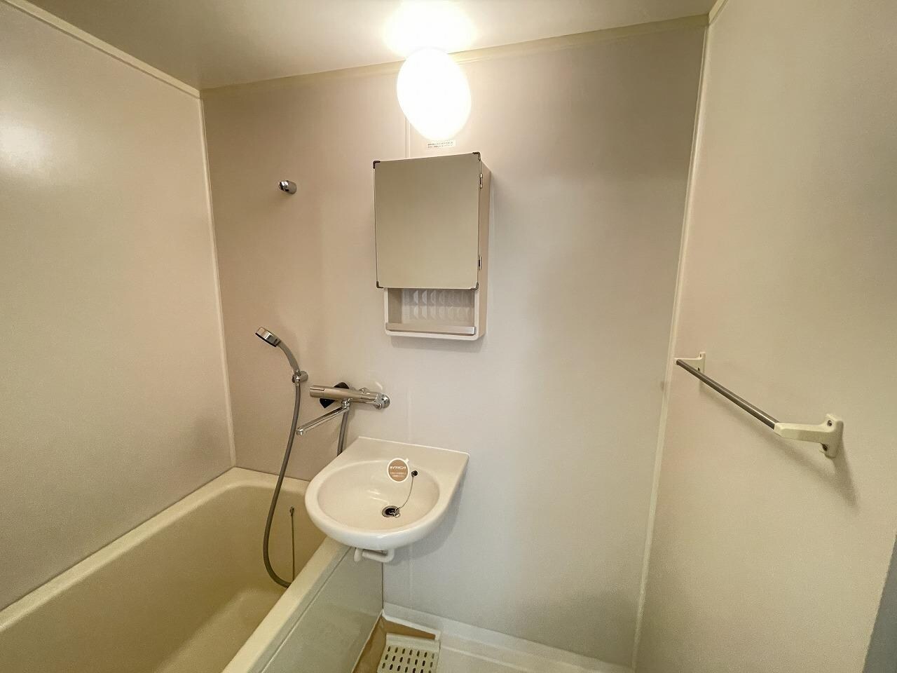 アベニューハタダIIIの物件内観写真