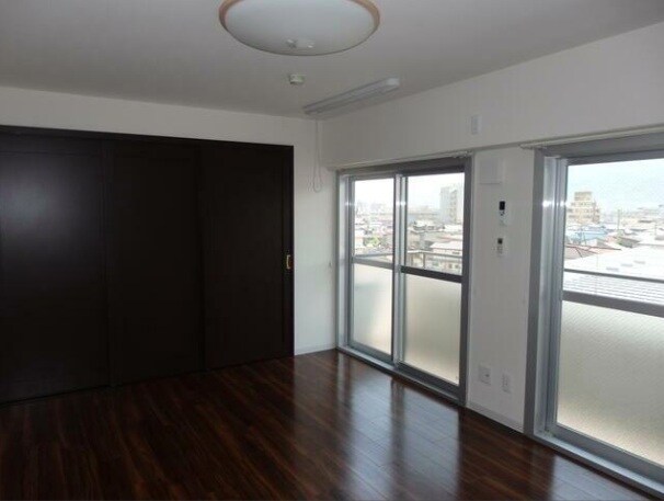 グレーシル鷹取の物件内観写真