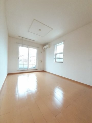 ヴィラ　エレガントＢの物件内観写真