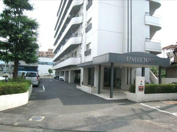 グレーシル鷹取の物件外観写真