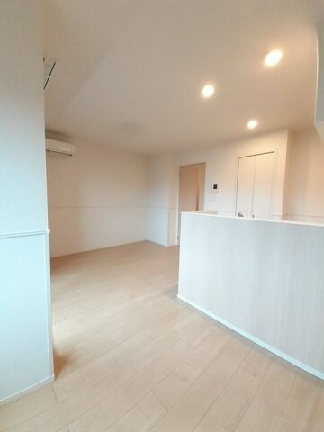 ストレリチア・アルバＡの物件内観写真