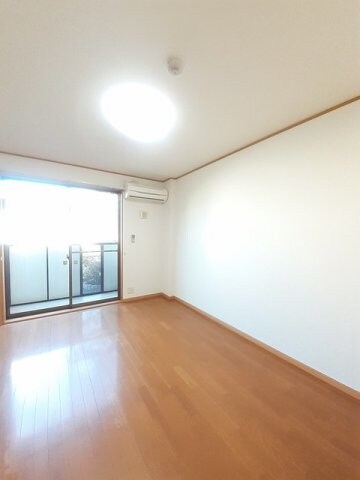 サニー　ヴィオラの物件内観写真