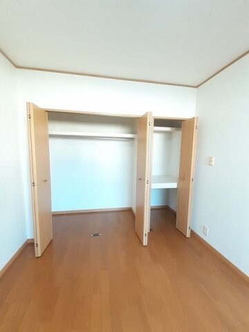 サニー　ヴィオラの物件内観写真